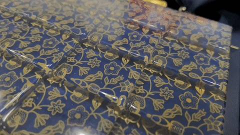 新航竟開始賣“空姐制服”，又被搶空！限量版麻將獨家開箱來了