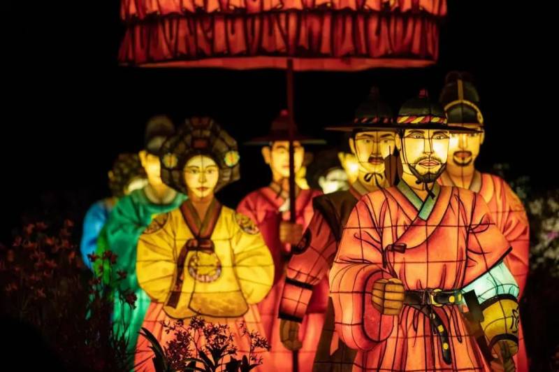 濱海灣花園慶中秋活動正式開啓,每晚7點亮燈,爲期2周,免費入場