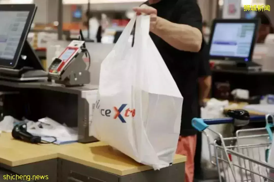 新加坡每人白嫖塑料袋146个/年?网友为这事疯狂热议