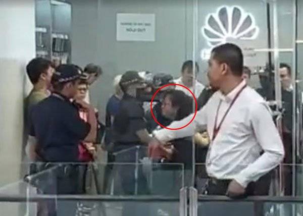 买不到手机商场演闹剧 悍妇被判坐牢  因小失大 