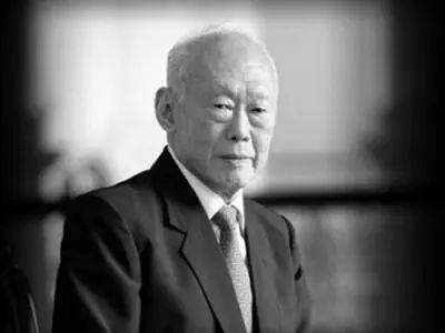 从新看世界背景故事  1. 新加坡独立日的困境