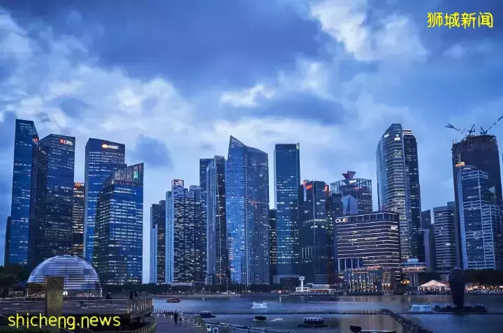 这位中国PR在新加坡买下一层楼！他们却放弃身份，从新加坡润回国