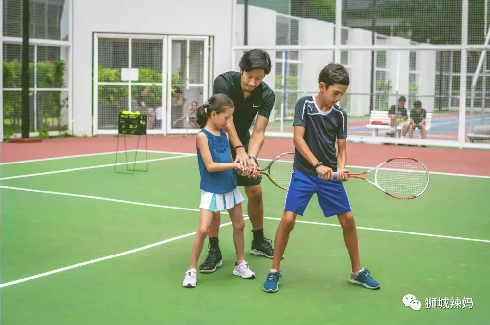 2歲到成人都能學！新加坡16間網球學校+3位專業教練，我幫你找好了