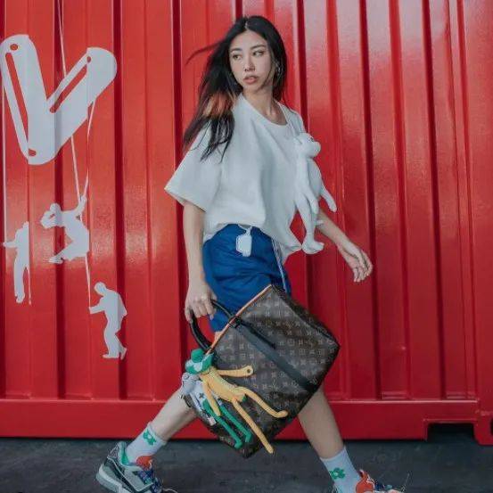 GUCCI的多啦A梦,LV的红色货柜,新加坡乌节路潮出新花样