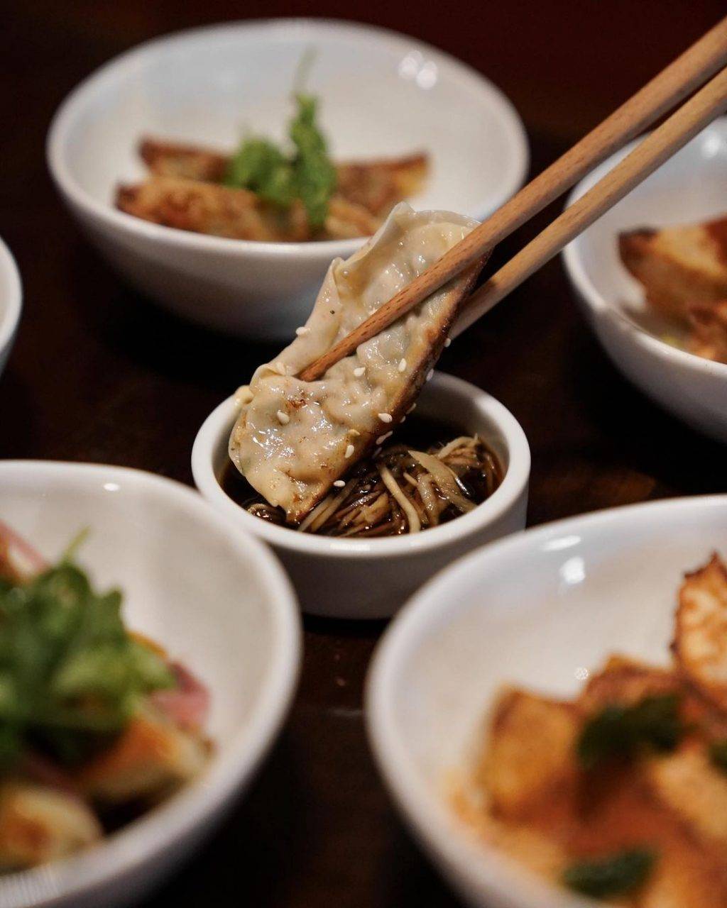 创意饺子店Dumpling Darlings🥟每日手工制作、入口外酥里嫩,从原味到熏鸭内馅全都有🤤