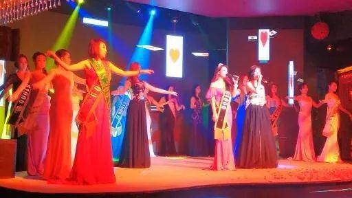 她，22歲中國女留學生，下海後在國外成人網站爆紅！網友評論亮了