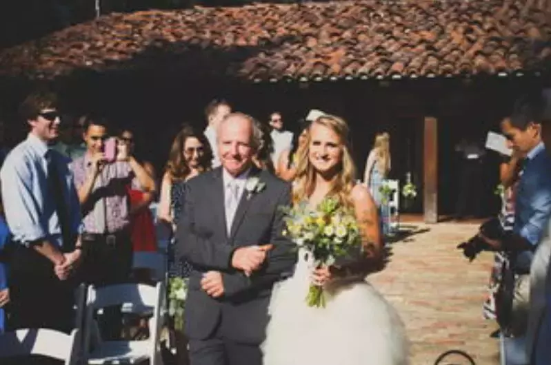 新加坡新娘出嫁感動網友，出嫁乘坐父親開了19年的“計程車”