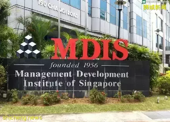 初中生,在新加坡就讀5年,可拿英國名校榮譽學士學位