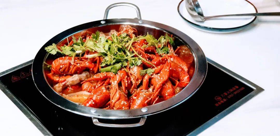 美食博主探店 新加坡唯一可以吃到脆鱼锅的餐馆