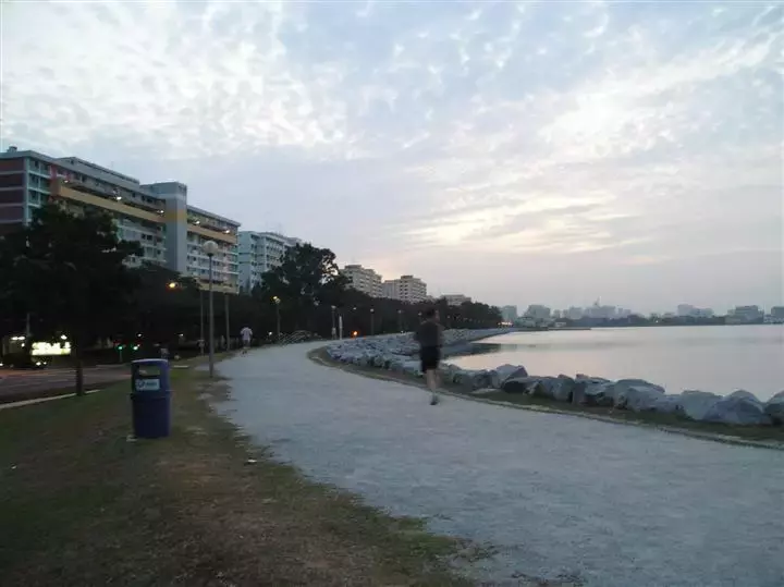 新加坡人深夜排队，翻新一年多的网红景点又开了