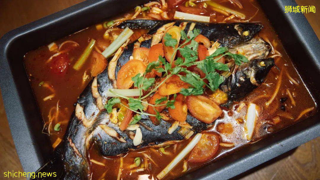 買一送一的烤魚和啤酒，拿來吧你