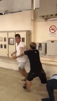 成龙也发声！你想像不到，新加坡对女人有多好