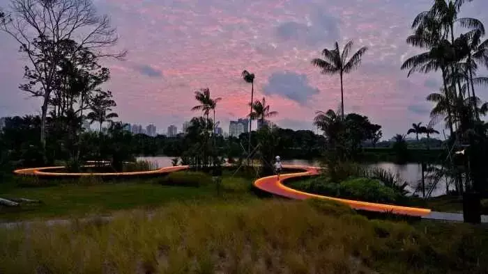 新加坡人深夜排队，翻新一年多的网红景点又开了