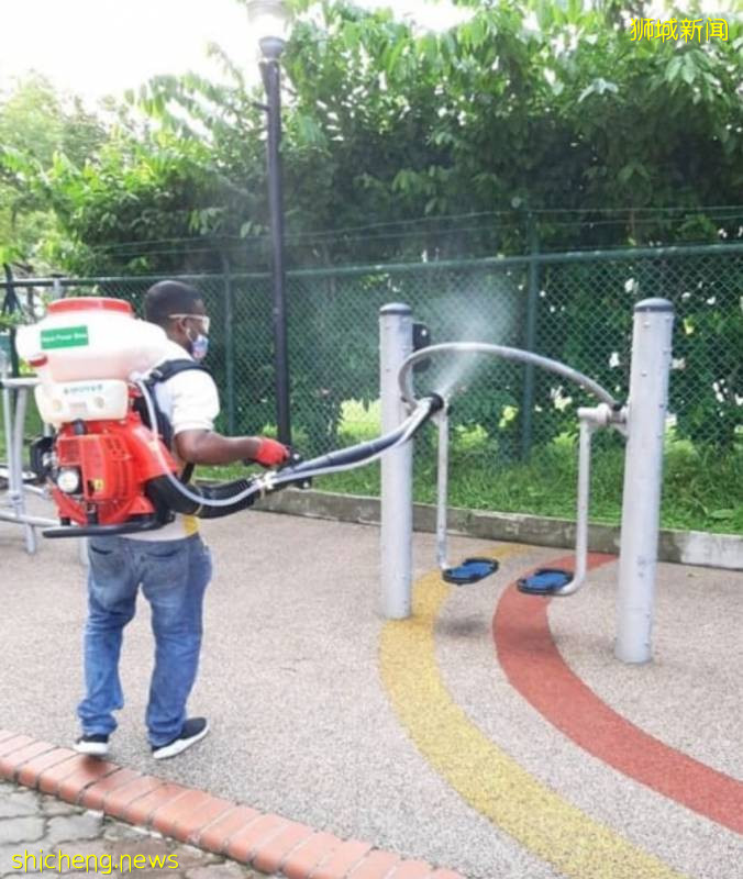 組屋設施重開 清潔工人忙拆膠帶和消毒!