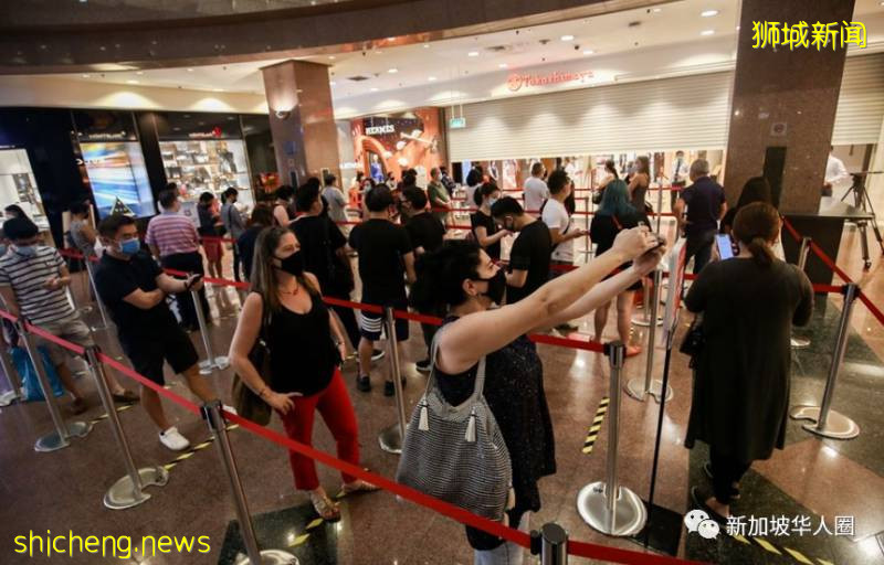 新增142例！新加坡解封第一天！全民報複性出門！全島大排長龍!