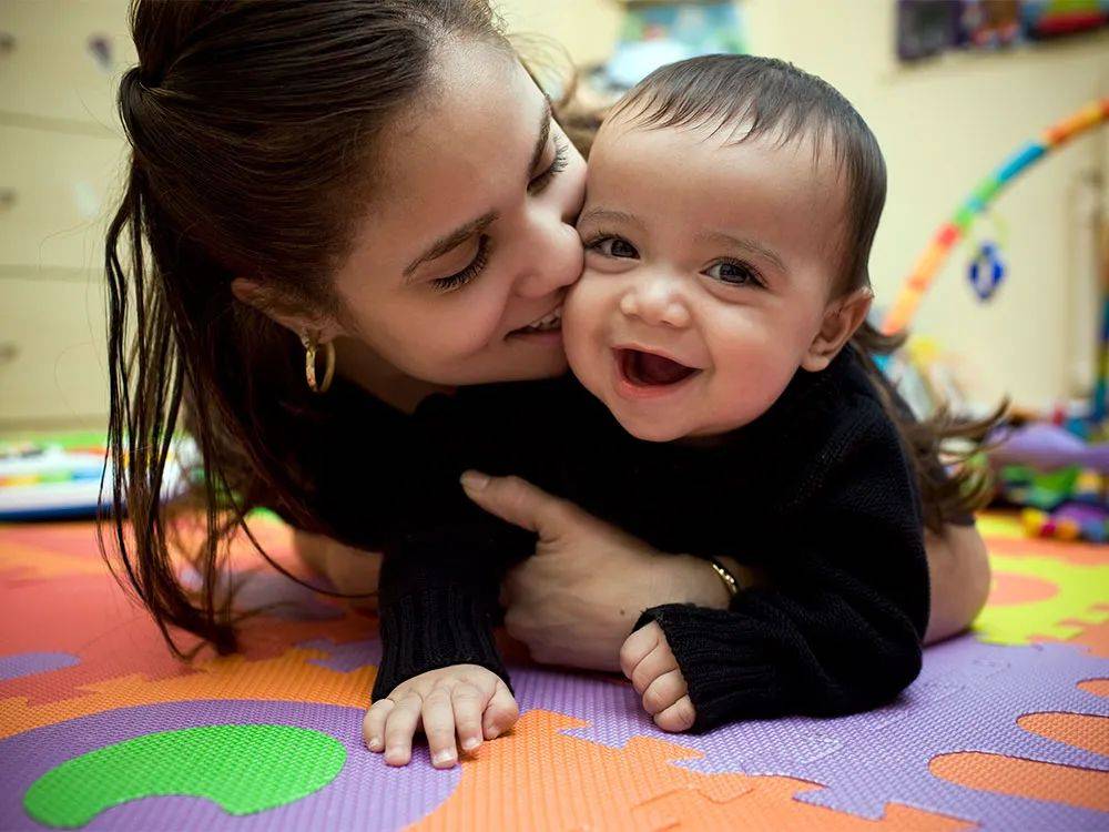 0至12月齡寶寶發育情況！新加坡媽媽應該注意的早教活動