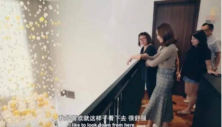 中国香港艺人许绍雄晒新加坡豪宅!网友:土豪我们做朋友吧