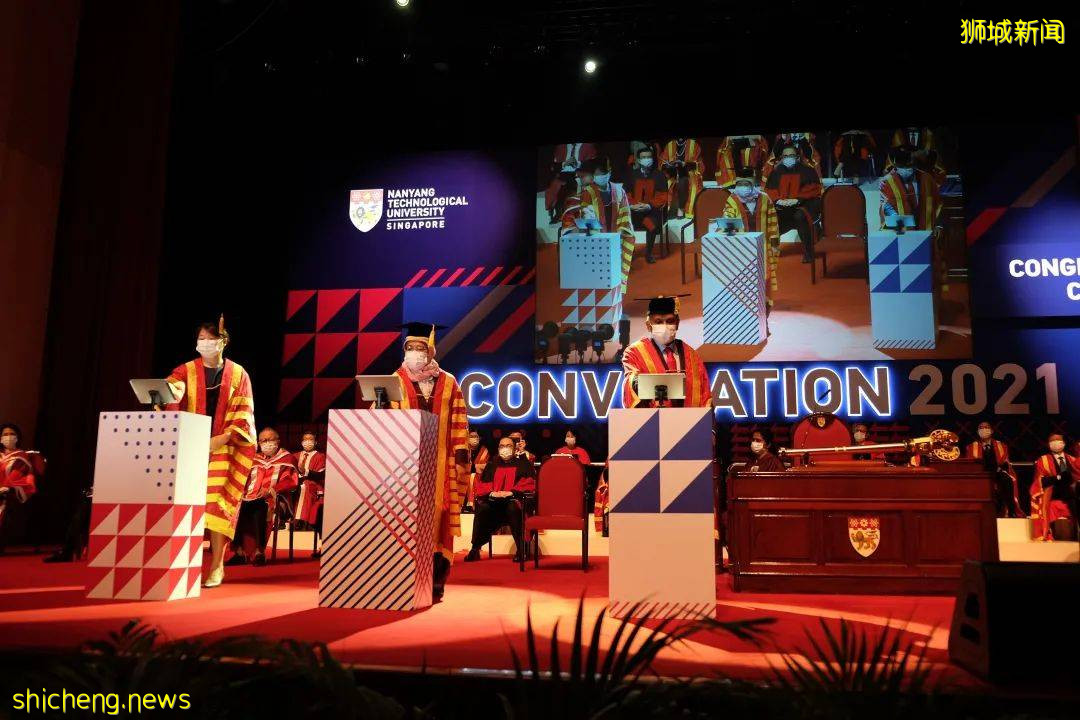 南洋理工大学前日举办2021届毕业典礼,表彰毕业生成就+30周年庆祝活动