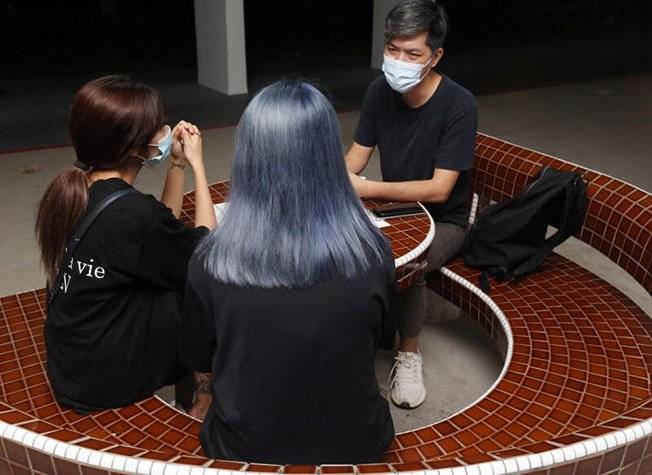 2闺蜜为美甲店闹翻 