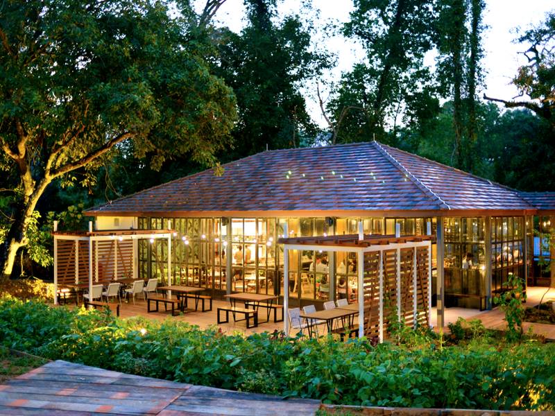 新加坡30多間孩子喜歡的餐廳，自帶免費遊樂場！樹屋、蹦床、攀岩、秋千都有（上）