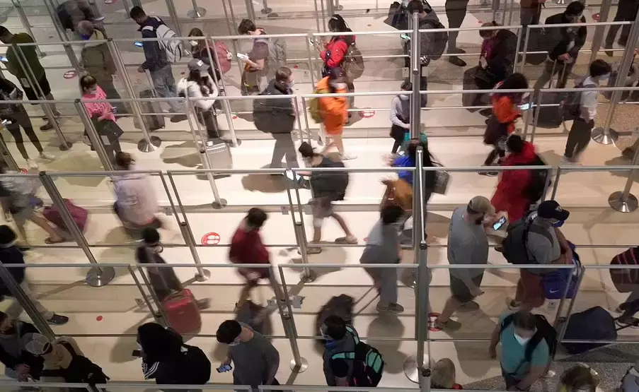 这趟新加坡至中国航班停飞!美国再取消2400航班,华人回国无望