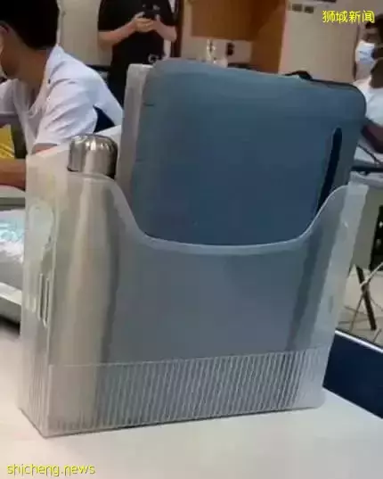 新加坡學生花式“無背包日”，看看誰上學最拉風