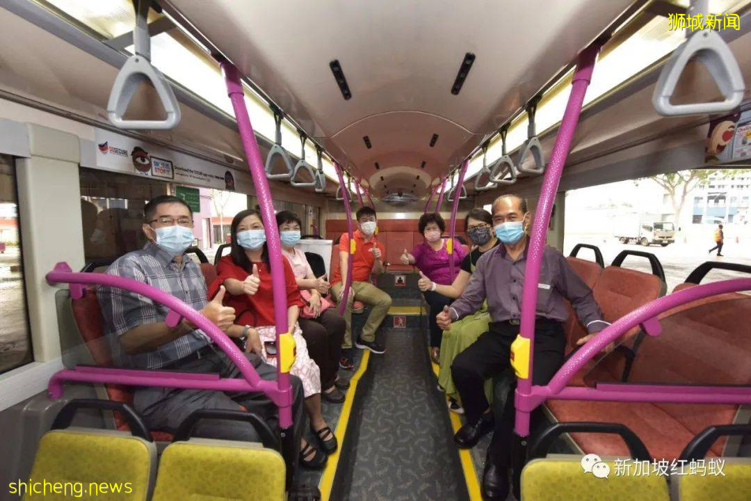 服务了新加坡人50年,这名巴士司机在71岁生日荣休