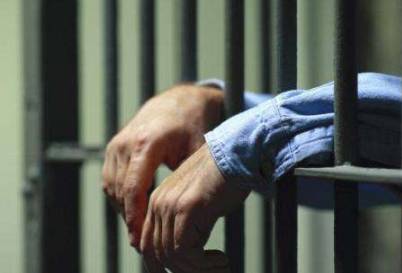 作死！新加坡男子公然给女警花发“艳照”，满嘴淫言秽语