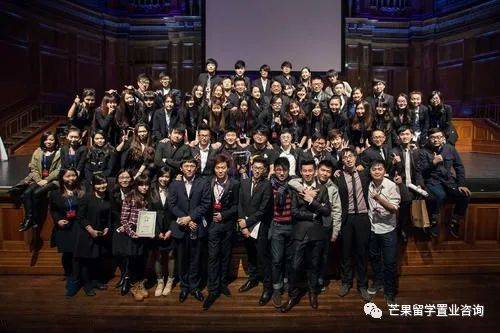 毕业月薪3至5万人民币!新加坡留学生有多少新福利