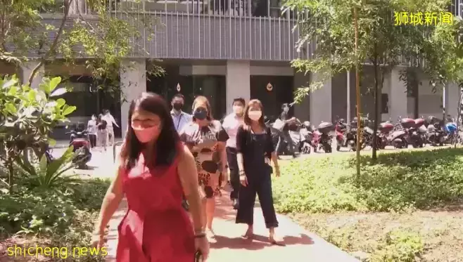 民以食爲天！新加坡小販中心漲價，外賣訂單減少，服務業逐步恢複