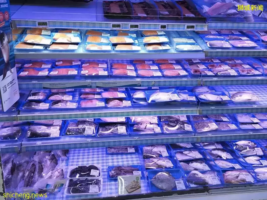 实拍新加坡超市鲜鸡被抢空、小贩关门!全球20多国家禁止这些粮食出口