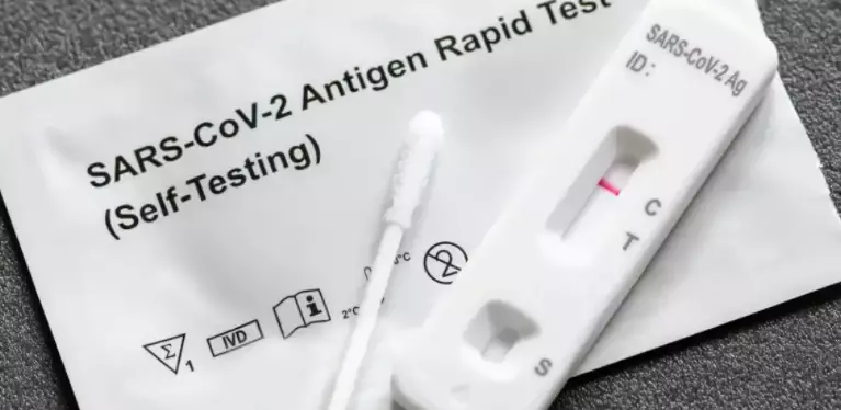 網友爆料：同事帶病上班，第二天確診！新加坡或不得已再次收緊限制