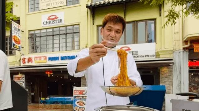 狮城港式粤菜四大名厨之一,坐镇新加坡河畔20年老字号,为你带来惊喜和福利