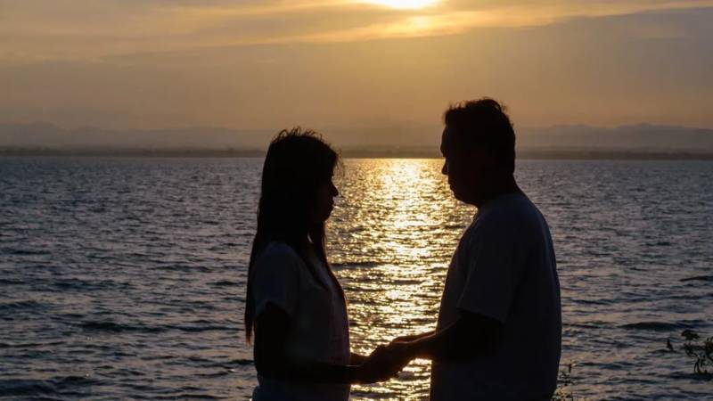 “我剛回中國幾個月，他在新加坡居然和女傭生了個孩子” 女傭這樣合法嗎