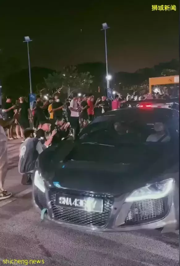炸街!重型车辆、跑车和摩托车队神秘聚集新加坡芽笼,深夜齐鸣笛