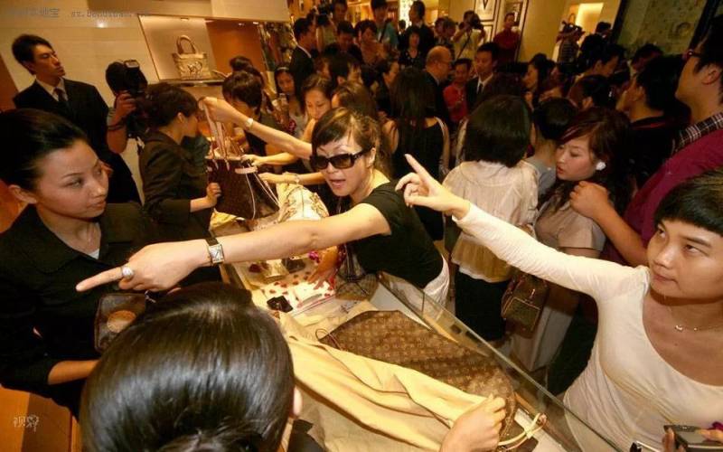 今年國慶,中國幾乎沒人出國!新加坡急了,突然宣布進一步開放邊境