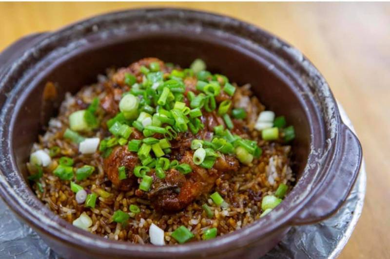 骨灰級吃貨推薦！盤點新加坡13家人氣砂煲飯 · 鹹香入味，真材實料 · 一口撩倒你的胃