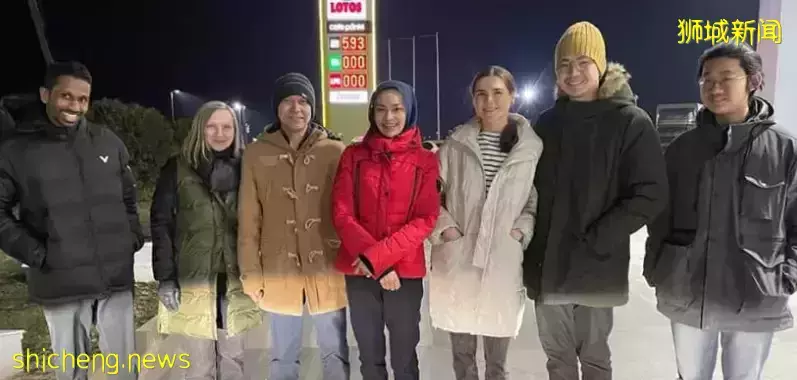 難民潮爆發!數百萬人出逃,這個新加坡帥哥的烏克蘭模特女友,發文:家人隨時准備逃命