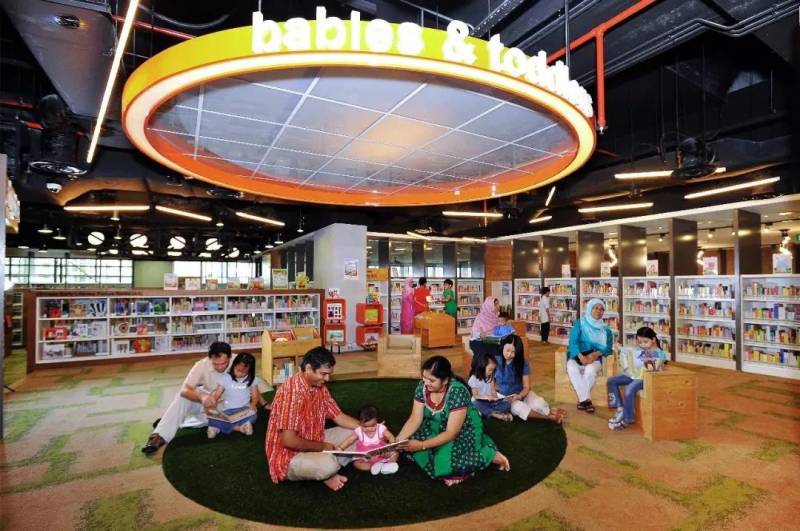 新加坡 假期來臨，不妨帶孩子泡一泡圖書館