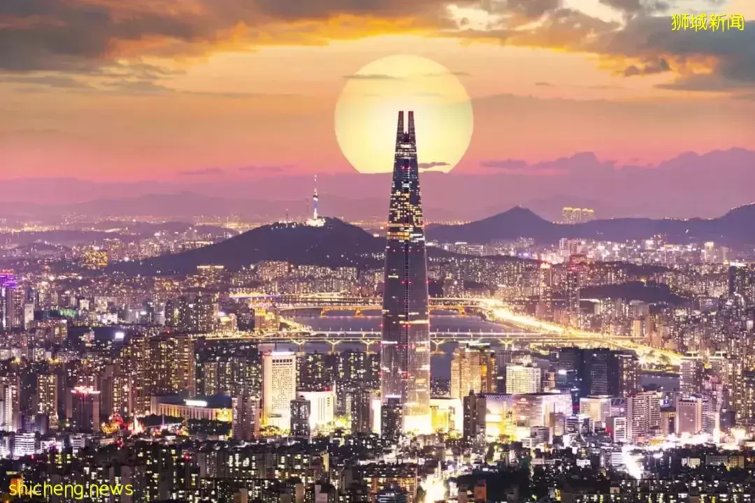 100万人护照过期！机票大涨，实拍他们为出国疯狂排队！从中国入境，这种情况会被拒