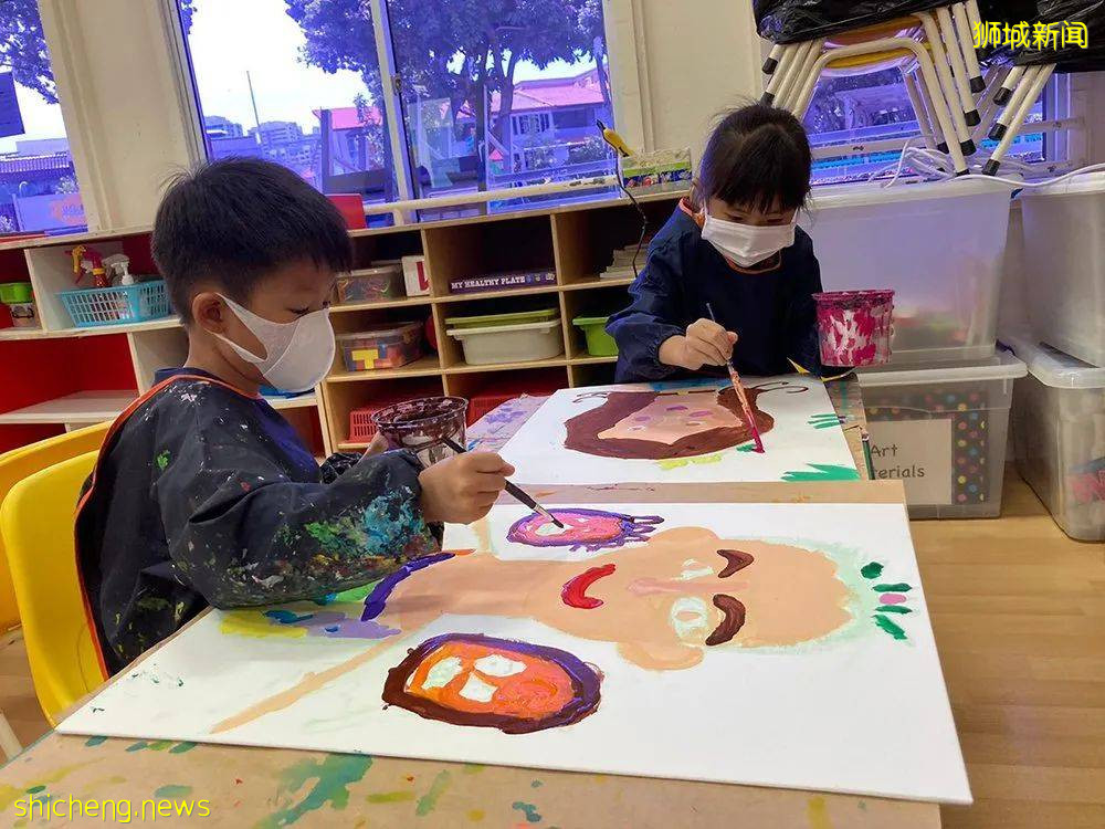 一年一度！新加坡家長都在這裏通宵打地鋪排隊，到底在搶啥