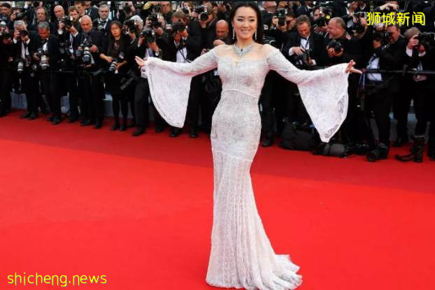 她为爱成为新加坡公民,接受采访时坦然承认,称:个人选择