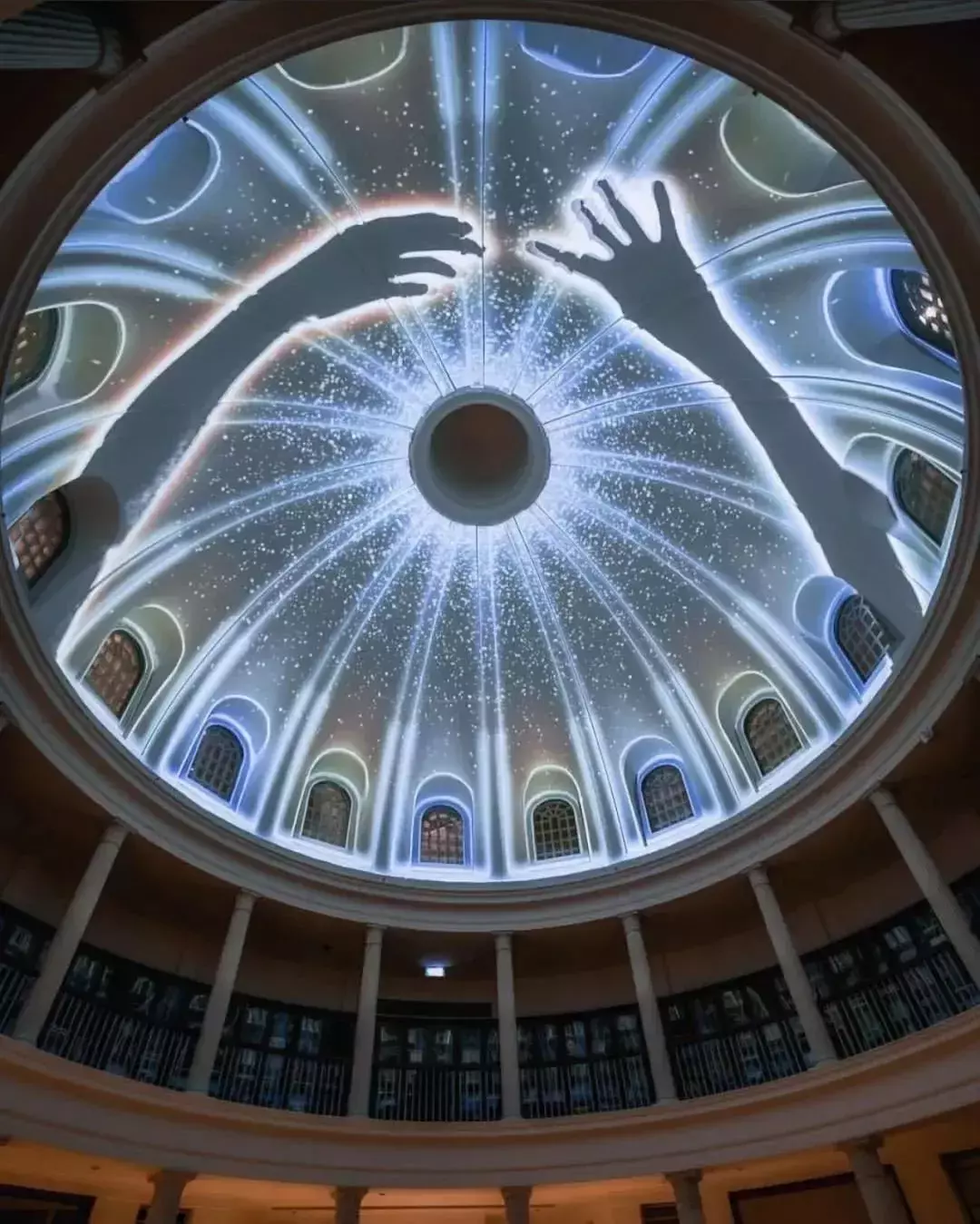 好夢幻!新加坡每年僅一次的璀璨燈光秀亮燈