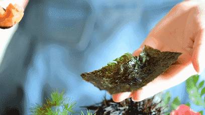 震惊!新加坡科学家公布春节零食热量,每吃一口就吞进半口脂肪!三招教你避免“过年肥”