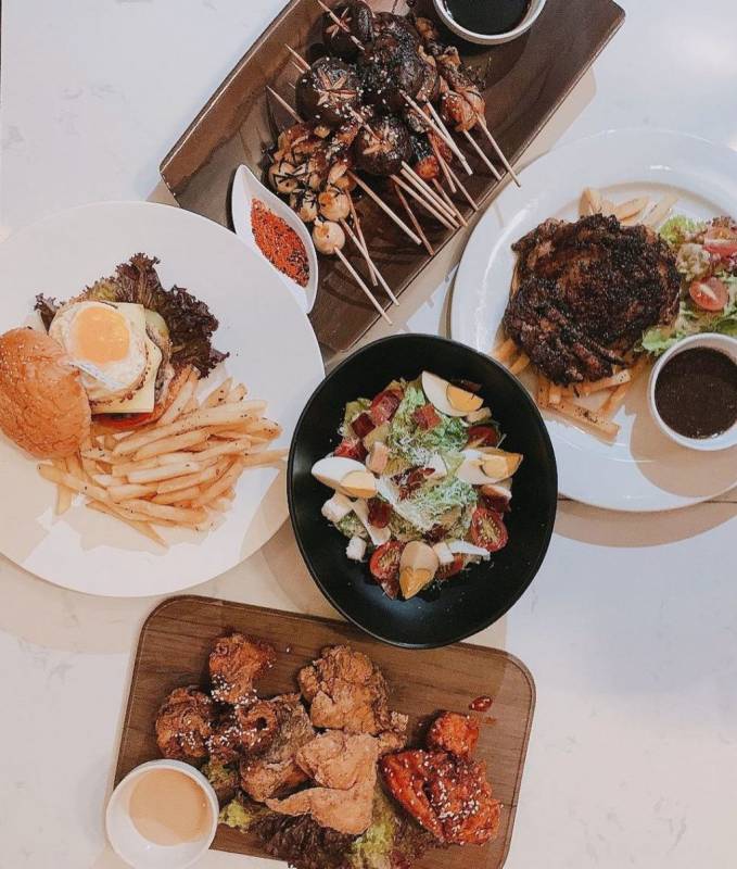 新加坡特色酒吧“Club FML”美食配啤酒🍻 限時送出啤酒塔,Ladies Night 解放壓力嗨起來