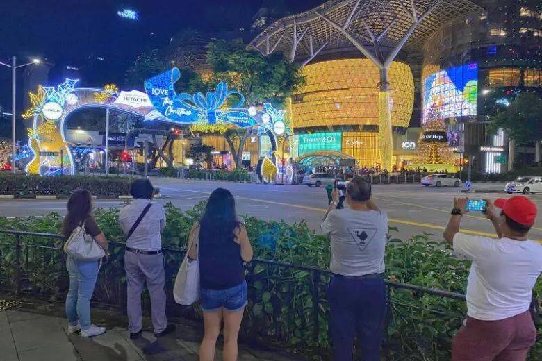 年底了 挤！爆！了