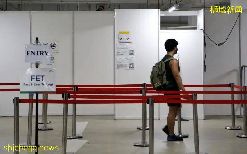 7月26日和27日,新加坡民众可到两个居民委员会中心领取自助检测仪