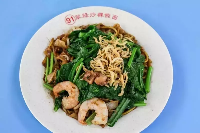 新加坡这款油鸡不配辣椒酱姜蓉,卤水还有蚯蚓,让老饕医生一路支持