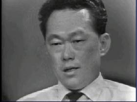 坦克、戰鬥機、傘兵出動!55年了,新加坡終于讓全世界感動哭泣