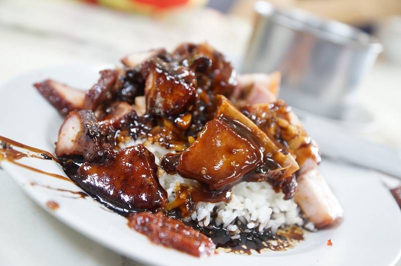 平價美食之王!新加坡最好吃的叉燒大盤點!!值得你專門跑過去排隊的那種